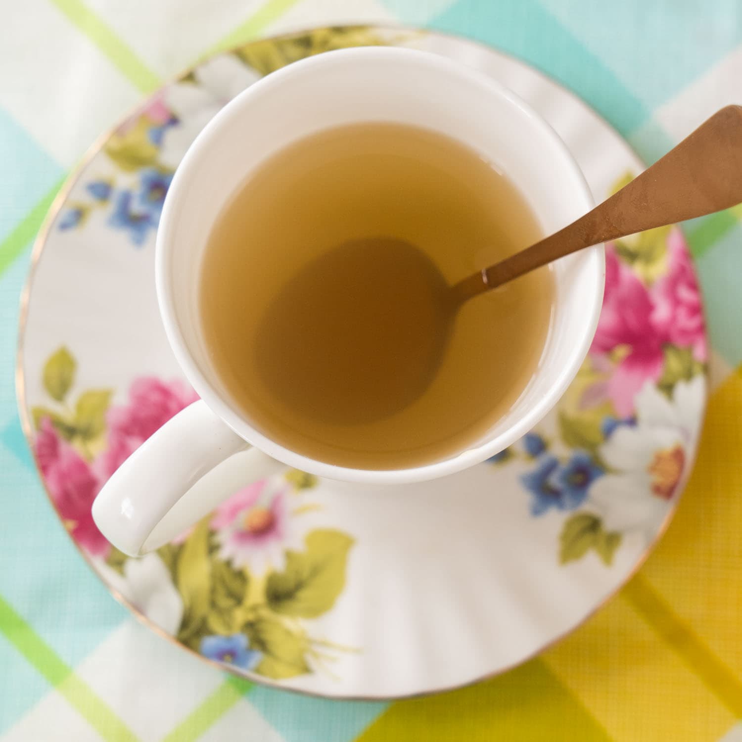 Beyond Store-Bought: DIY Honey Lemon Sore Throat Tea for Relief